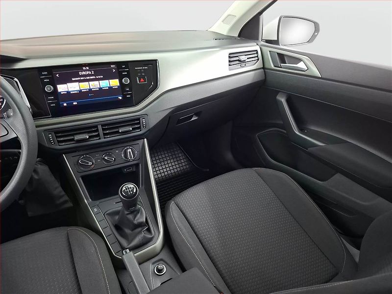 Volkswagen Polo (2018) 1.0 TSI, Park. senzory - fotka 8 z 18