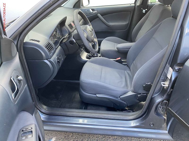 Škoda Octavia (2010) 1.6MPi, ČR, AC, tažné - fotka 9 z 14