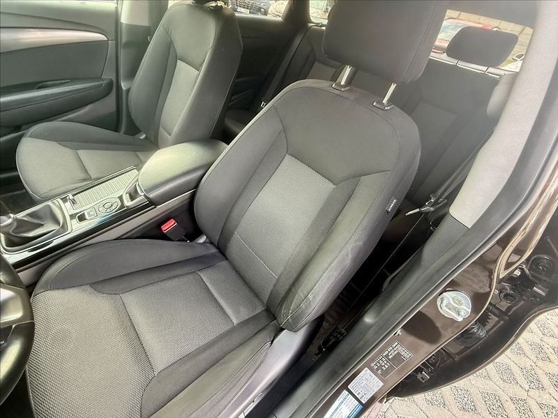 Hyundai i40 1,7 CRDI EXPERIENCE SERVIS - fotka 9 z 10