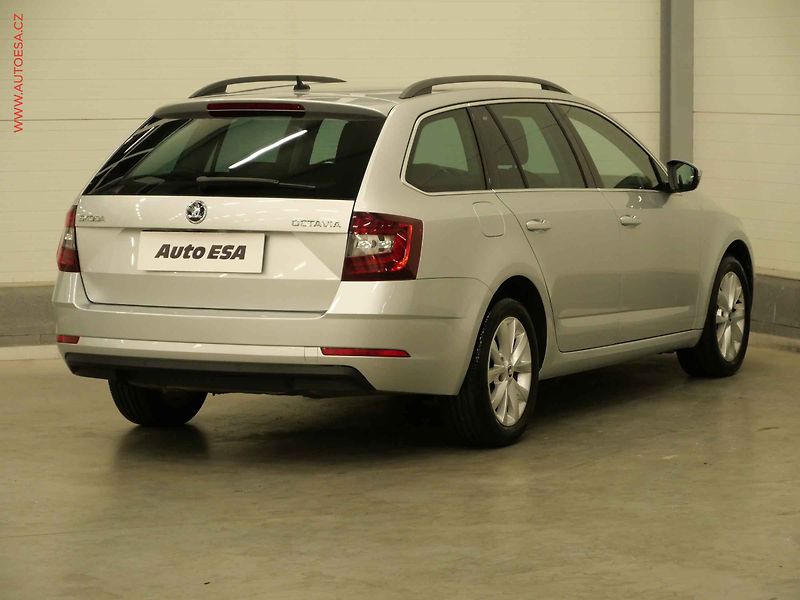Škoda Octavia (2017) 1.6 TDi, 2.maj,ČR, Style - fotka 4 z 22