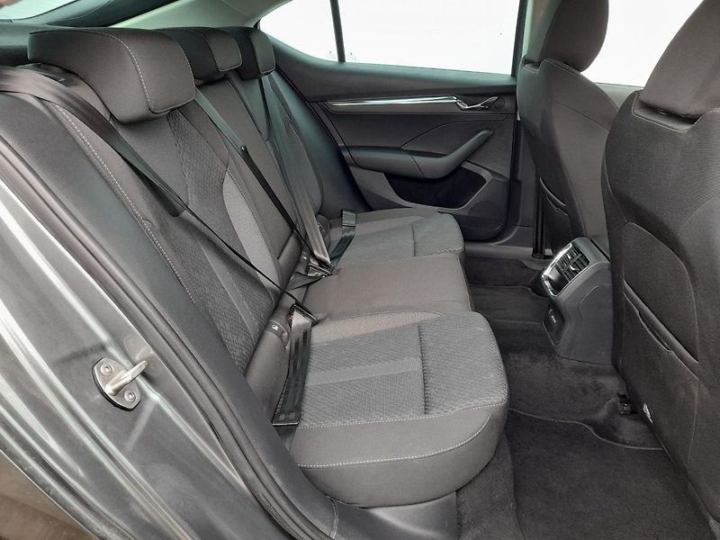 Škoda Octavia Style Plus 1.5 TSI 110kW 6MP - fotka 20 z 20