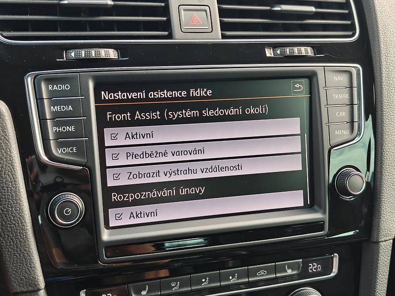 Volkswagen Golf R  4M 2,0TSi - fotka 14 z 24