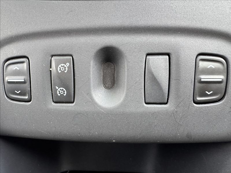 Dacia Logan 1,2 i 16V MCV KLIMA 1.maj ČR - fotka 41 z 50