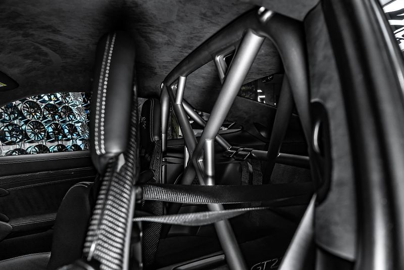 Porsche 911 GT2 RS/WEISSACH/CARBON/MAGNESI - fotka 41 z 48