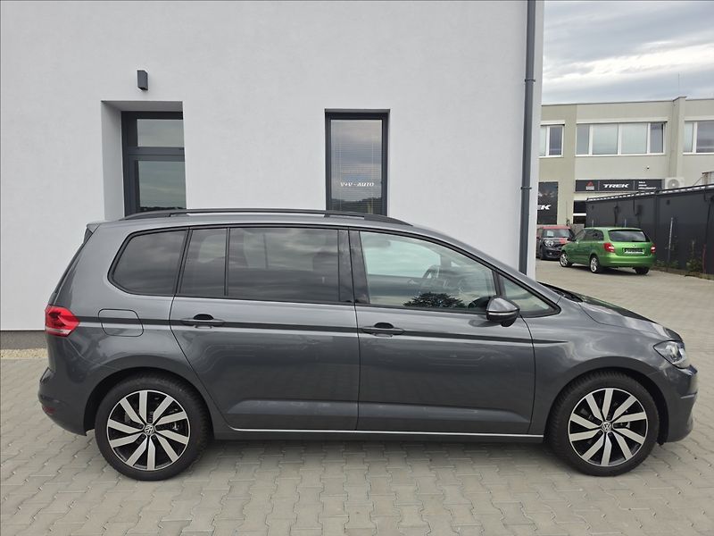 Volkswagen Touran 1,4 TSi 110KW DSG 7 MÍSTNÝ - fotka 5 z 52