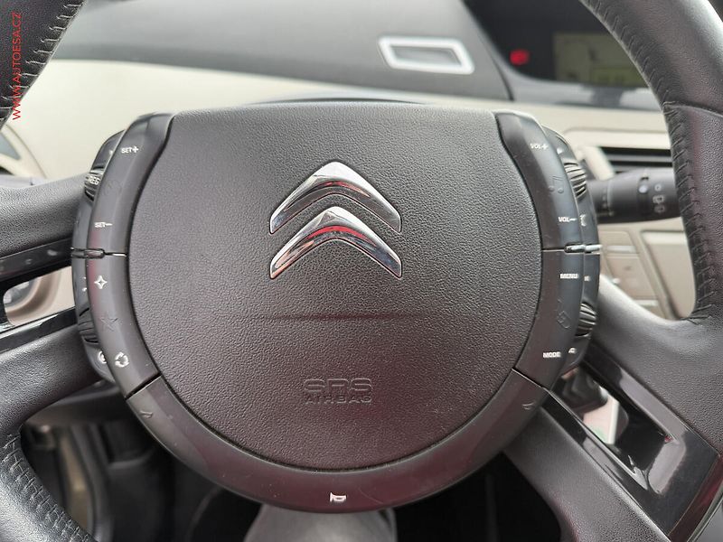 Citroën C4 Picasso (2013) 1.6 HDI, autoAC, temp - fotka 10 z 16
