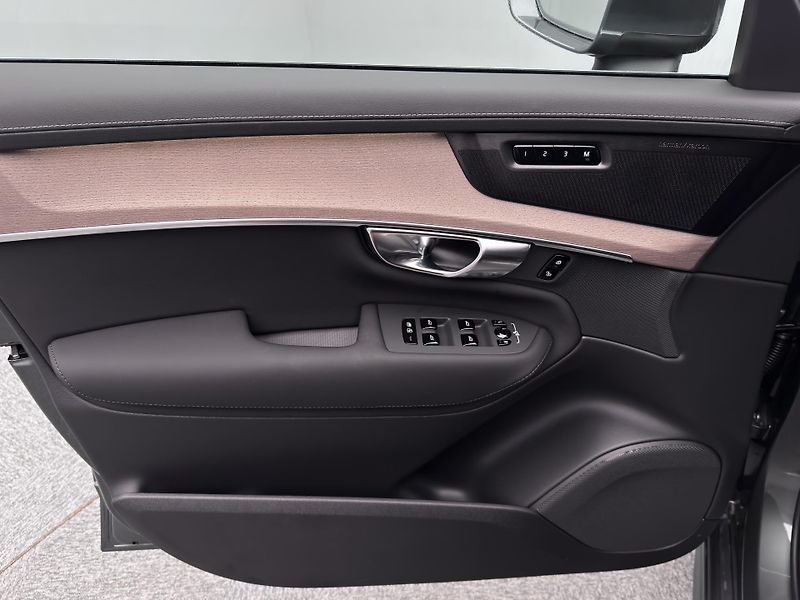 Volvo XC90 (2026) B5 AWD AUT BRIGHT PLUS 7-míst - fotka 7 z 24