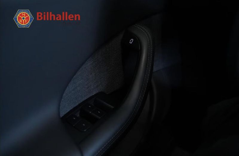 Tesla Model S LR AWD Vzduch Pano Kam Yoke - fotka 32 z 35