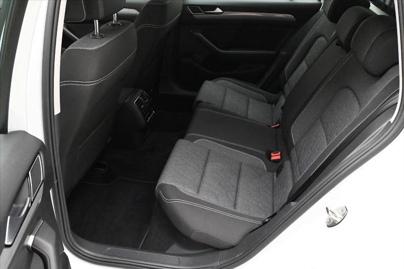 Volkswagen Passat 2,0 TDI 110 kW DSG Business Zá - fotka 14 z 32