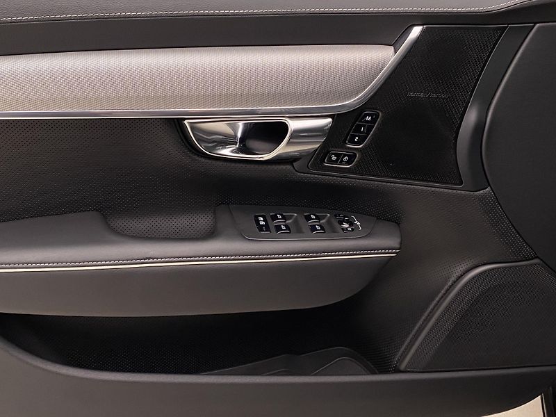 Volvo V90 D4 R-DESIGN AUT  - fotka 29 z 48