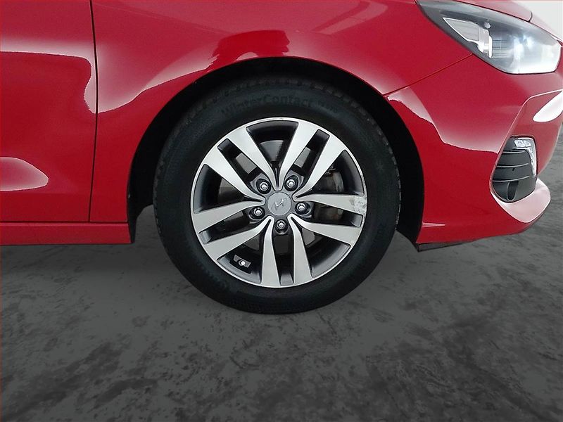 Hyundai i30 (2018) 1.4 T-GDI, Serv.kniha - fotka 14 z 18