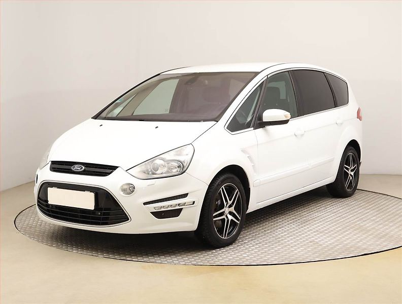 Ford S-MAX (2012) 2.0 TDCi, 7 míst, Tempomat - fotka 2 z 22