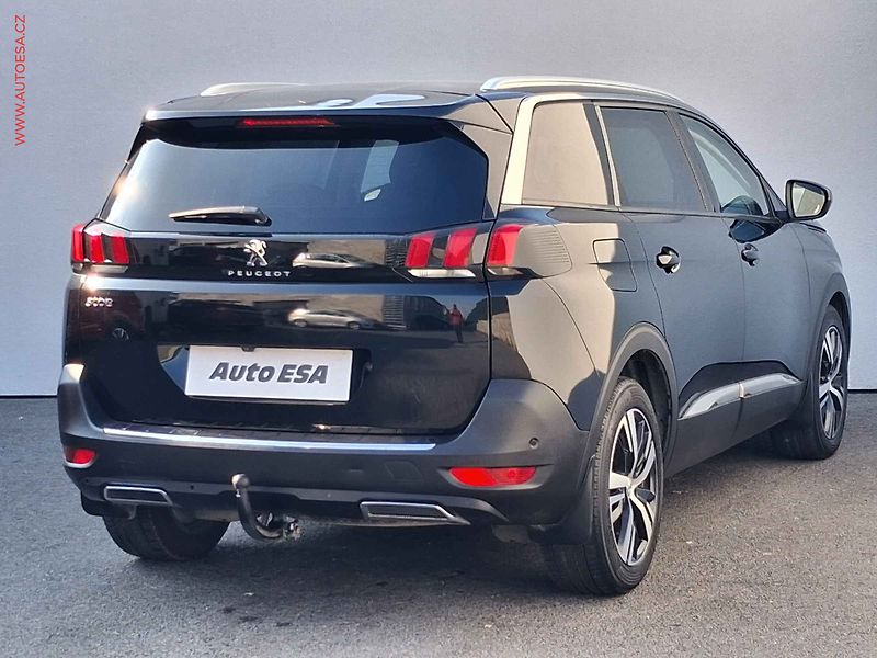 Peugeot 5008 (2019) 1.2 PT, Allure, AT, LED - fotka 4 z 19