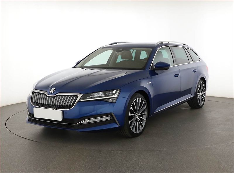 Škoda Superb (2020) Laurin&Klement iV 1.4 TSI PHEV - fotka 2 z 20
