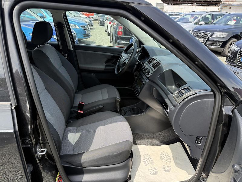 Škoda Fabia 1.4i KOMBI - fotka 10 z 13