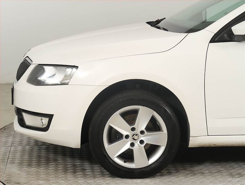 Škoda Octavia (2013) 1.2 TSI, Serv.kniha - fotka 14 z 15