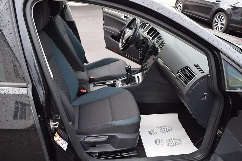Volkswagen Golf (2019) 1.5TSI 96kw IQ.DRIVE NAVI ACC  - fotka 37 z 50