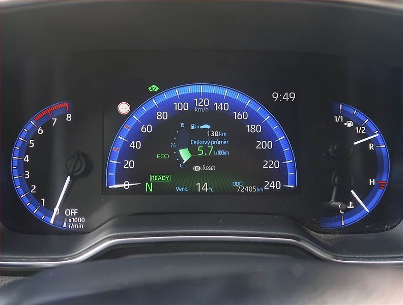 Toyota Corolla (2021) 2.0 Hybrid - fotka 11 z 27