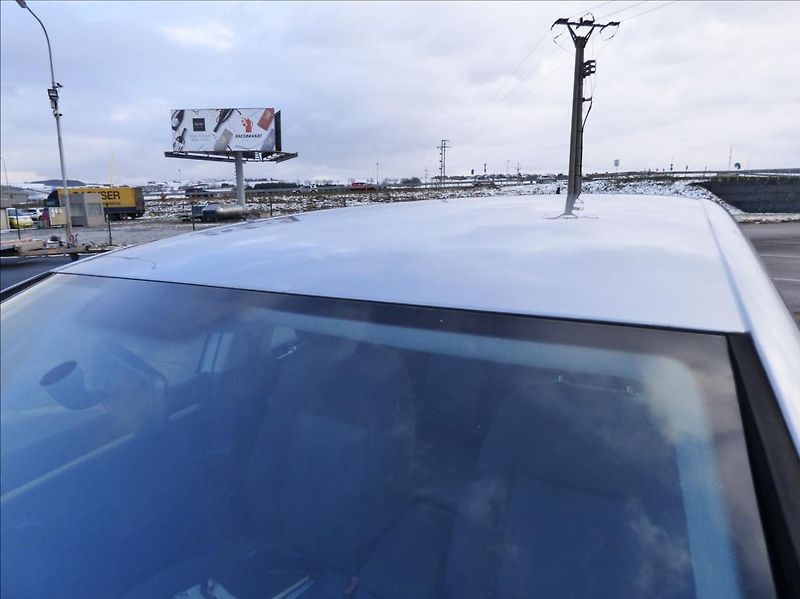 Volkswagen Golf 1,6 Digi Klima,Webasto  Tour - fotka 39 z 42