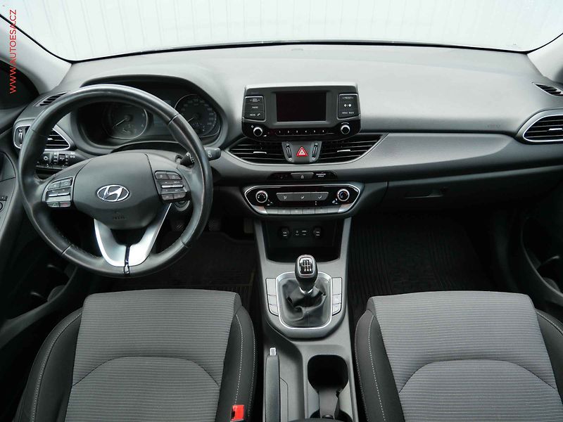 Hyundai i30 (2019) 1.6CRDi, 2.maj,ČR, AC, tempo - fotka 8 z 20