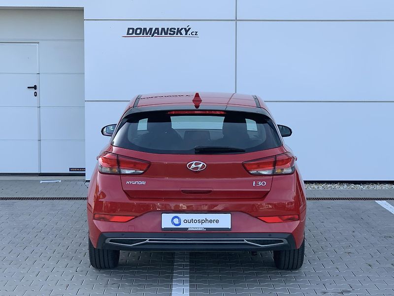 Hyundai i30 COMFORT 1.5i 80kW MAN6 - fotka 12 z 30