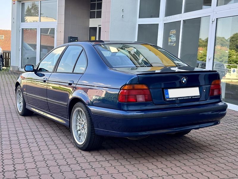 BMW Řada 5 (2000) 528i manuál RWD ČR - fotka 5 z 18