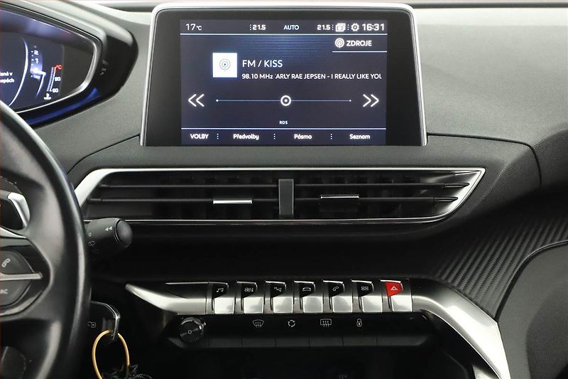 Peugeot 5008 (2019) 1.5 BlueHDi, Automat, 7 míst - fotka 11 z 20