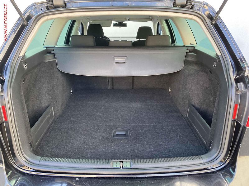 Volkswagen Passat (2009) 2.0TDi, 2.maj, Bixenon, AC - fotka 7 z 19