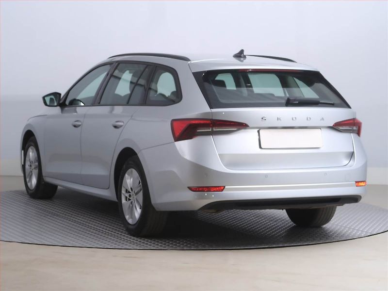 Škoda Octavia (2023) Ambition 2.0 TDI, ČR,1.maj - fotka 4 z 18