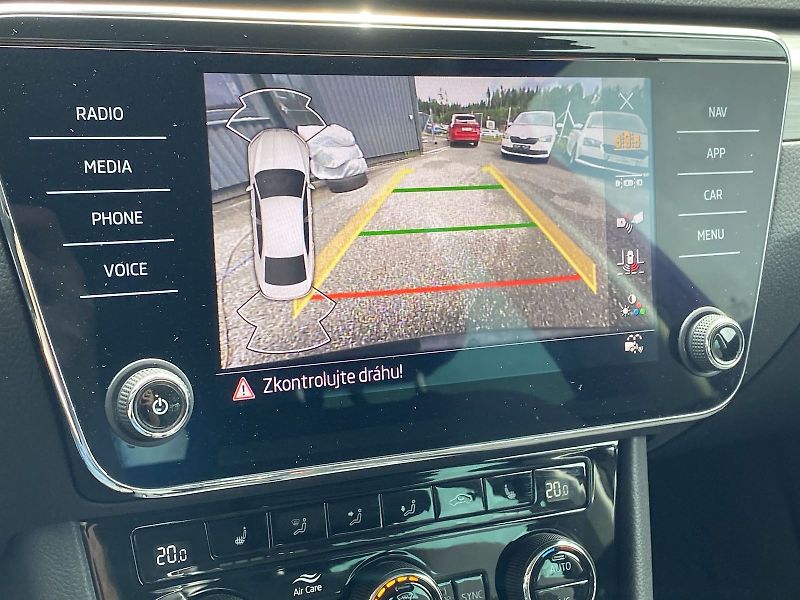 Škoda Superb (2022) 1.5 TSI Style+ - fotka 11 z 40
