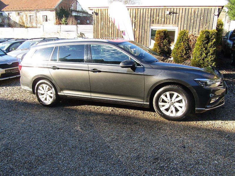 Volkswagen Passat (2022) 2.0 TDI DSG 147kW  MATRIX - fotka 8 z 41