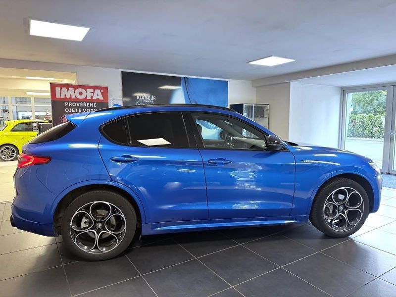 Alfa Romeo Stelvio (2023) 2.0T 280k AT8 ZF Q4 4x4 Veloce - fotka 4 z 19