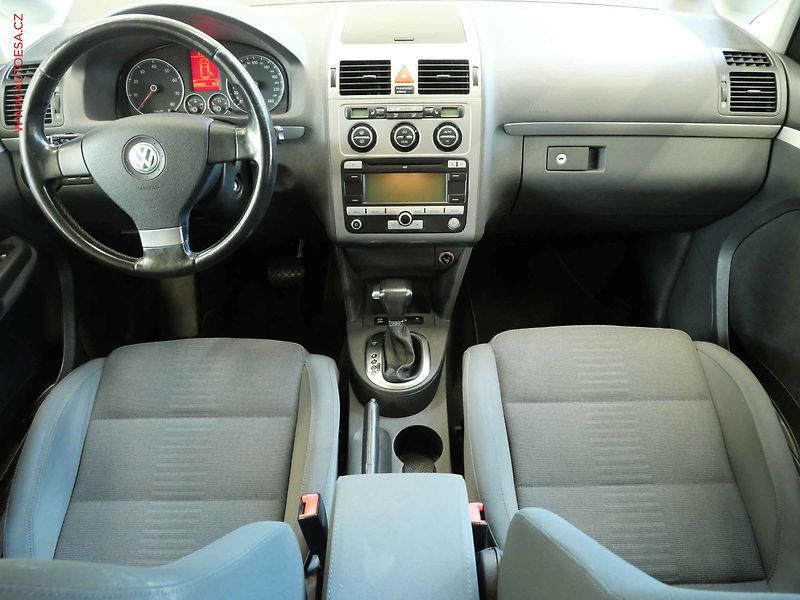 Volkswagen Touran (2010) 1.4 TSI, DSG - fotka 8 z 20