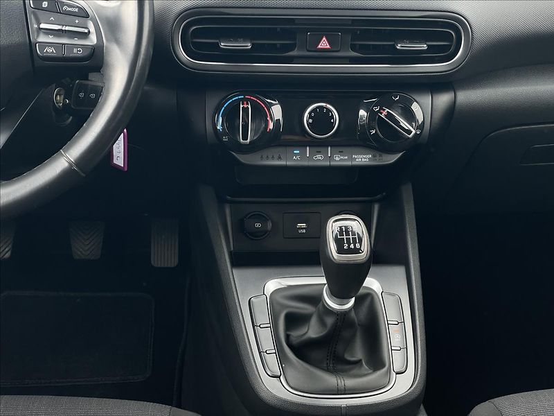 Hyundai Kona 1,0 T-GDI Comfort PDC+Klima - fotka 12 z 23