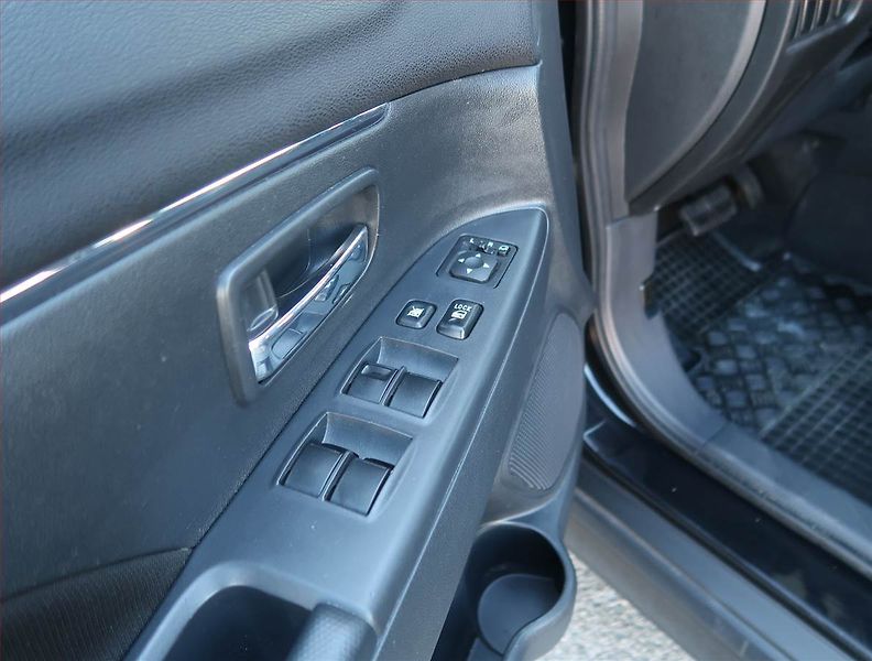Mitsubishi ASX (2021) 2.0 MIVEC, 4X4, Automat - fotka 17 z 19