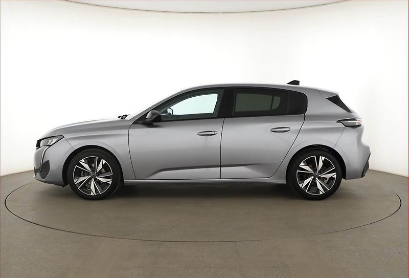 Peugeot 308 (2023) Allure 1.2 PureTech - fotka 3 z 18