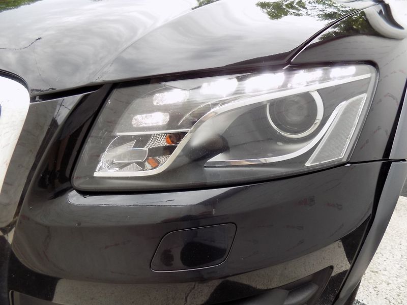 Audi Q5 (2010) 2.0TDI/4x4/Bi-xenon/LED/ - fotka 35 z 38