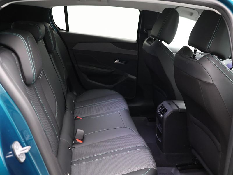 Peugeot 308 1,2 HYBRID ALLURE CZ Aut.klima - fotka 13 z 32