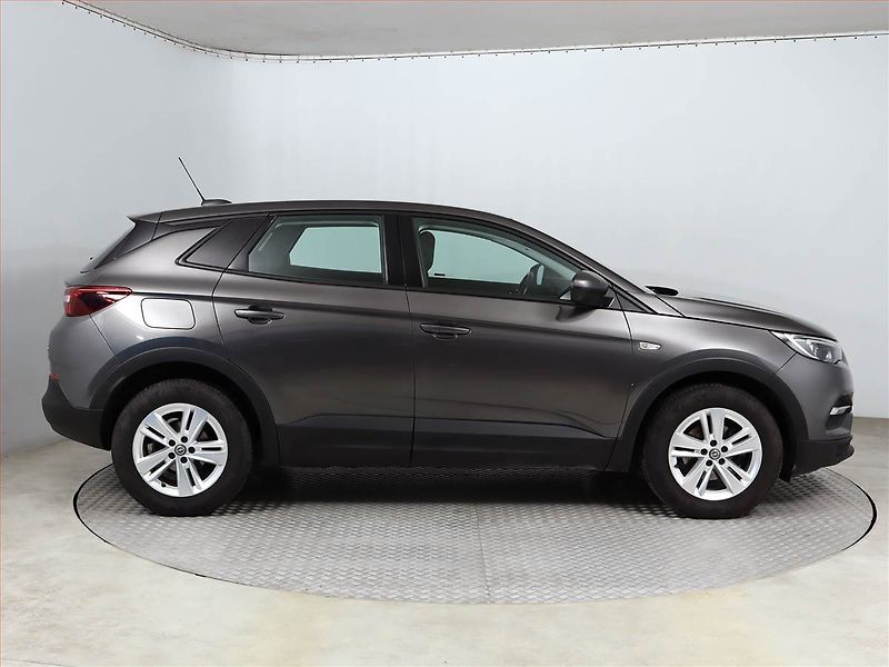 Opel Grandland X (2018) 1.2 Turbo, ČR,1.maj - fotka 6 z 19
