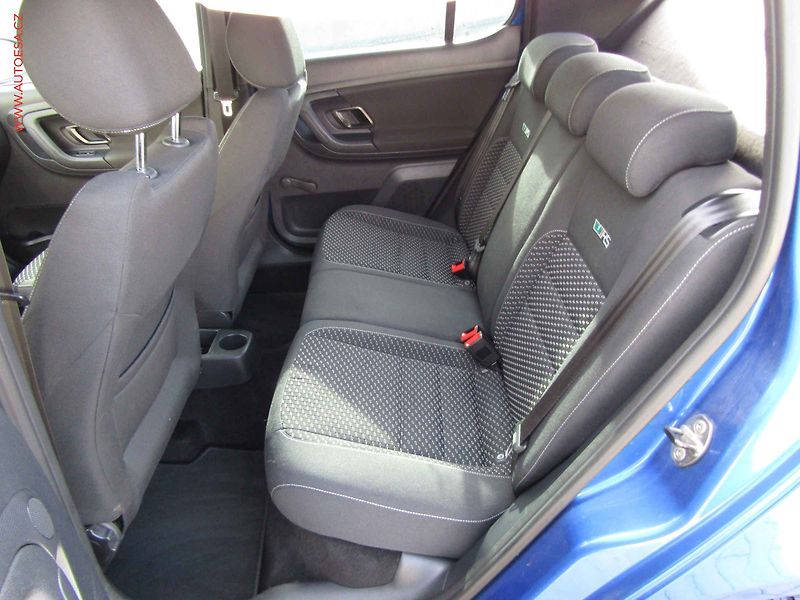 Škoda Fabia (2011) 1.4 TSi, 1.maj, RS, servis - fotka 10 z 19