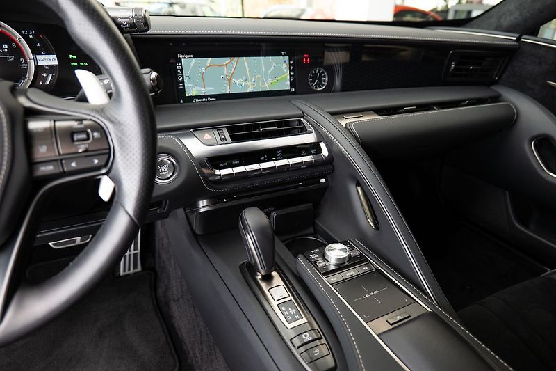 Lexus LC 500 Sport+ - fotka 12 z 27