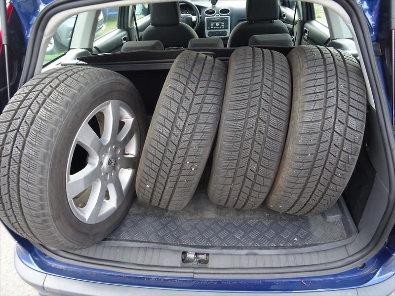 Ford Focus 2,0 TDi 100 kW - fotka 12 z 21