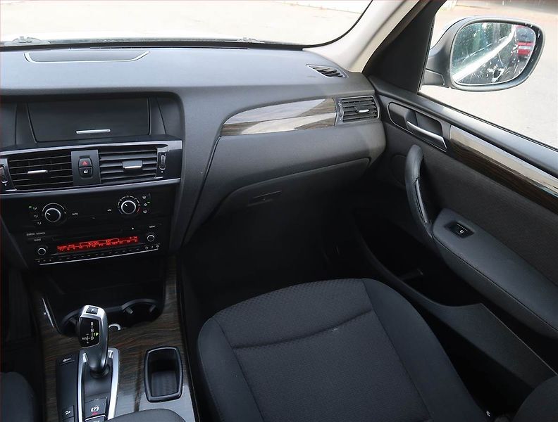 BMW X3 (2011) xDrive20i, 4X4, Automat - fotka 8 z 19