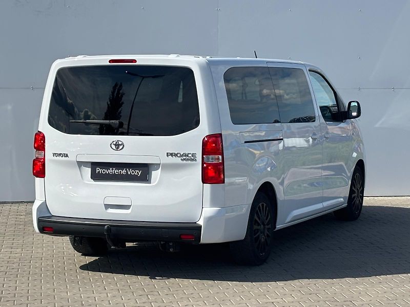 Toyota ProAce Verso 2,0 D-4D L2 Family AT - fotka 2 z 25