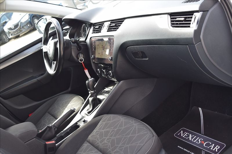 Škoda Octavia 2,0 TDI 110KW DSG NAVIGACE ALU - fotka 43 z 47