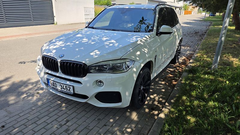 BMW X5 (2017) Prodám BMW X5 xDrive 30d - fotka 14 z 30