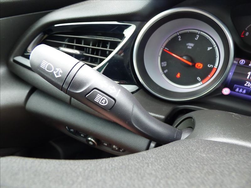 Opel Insignia 2,0 CDTi  Business Edition - fotka 17 z 39