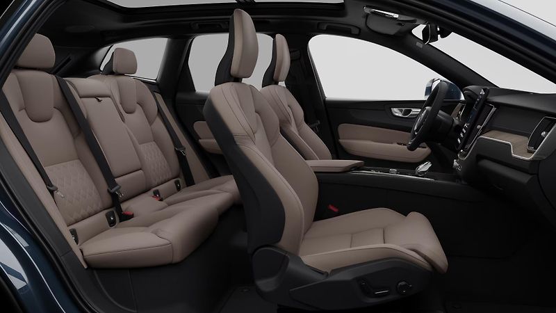 Volvo XC60 (2026) B5 AWD AUT BRIGHT ULTRA  - fotka 4 z 11