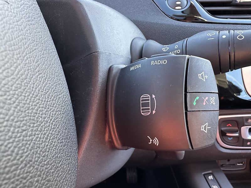 Renault Grand Scénic (2016) 1.2TCe/97kW *BOSE*7.Míst*1.Maj - fotka 16 z 47