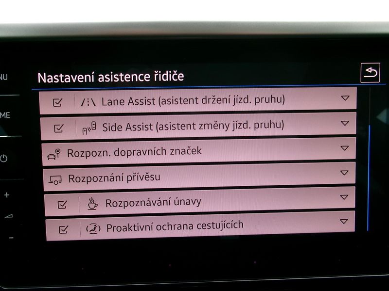 Volkswagen Arteon Shooting Brake (2023) 1,4TSI E-hybrid R-Line WEBASTO - fotka 31 z 62